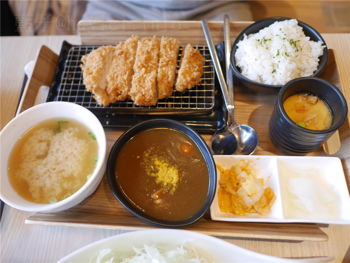 台中品田牧場(公益店)-海老里肌海陸並出,味美肉嫩、里肌豬排咖哩香氣逼人,越光米、高麗菜無限供應,吃的超級飽~台中美食餐廳/日式料理/日式豬排定食/王品集團美食/咖哩豬排/套餐定食/愛評體驗券 攝影 民生資訊分享 飲食集錦