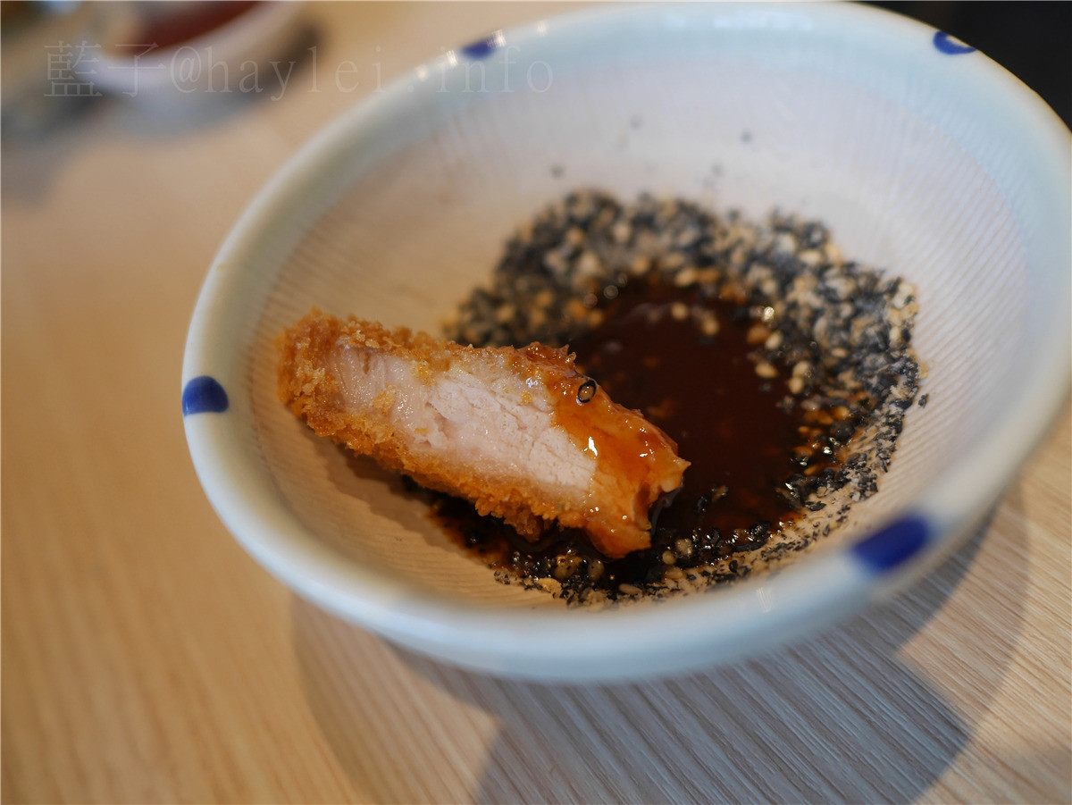 台中品田牧場(公益店)-海老里肌海陸並出,味美肉嫩、里肌豬排咖哩香氣逼人,越光米、高麗菜無限供應,吃的超級飽~台中美食餐廳/日式料理/日式豬排定食/王品集團美食/咖哩豬排/套餐定食/愛評體驗券 攝影 民生資訊分享 飲食集錦