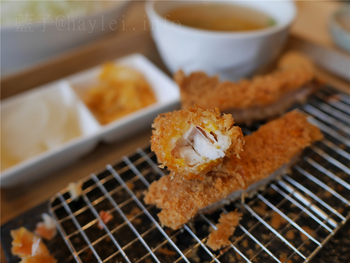 台中品田牧場(公益店)-海老里肌海陸並出,味美肉嫩、里肌豬排咖哩香氣逼人,越光米、高麗菜無限供應,吃的超級飽~台中美食餐廳/日式料理/日式豬排定食/王品集團美食/咖哩豬排/套餐定食/愛評體驗券 攝影 民生資訊分享 飲食集錦
