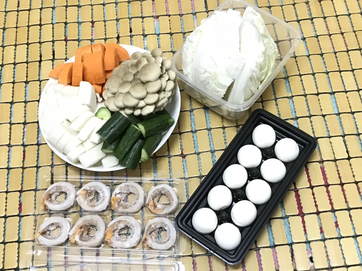 桂冠食品&君品頤宮中餐廳聯名推出星級料理,主廚秘製麻辣湯底麻香夠味、傳統汕頭魚餃彈脆爽滑、黃金流沙湯圓濃郁美味!圍爐聚餐/在家吃火鍋/火鍋美食/麻辣鍋底推薦/火鍋料推薦/簡單料理包/溫暖人心的食物/專業吃貨/7-11跟家樂福 中式料理 宅配食記 攝影 民生資訊分享 飲食集錦