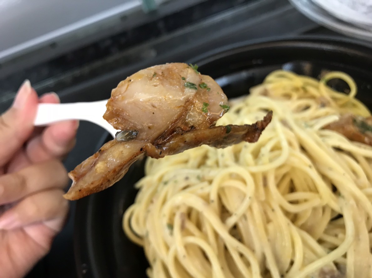 超商美食/2018年11月全家便利商店最欠吃的義大利麵-義式烤雞奶油義大利麵 蘑菇白醬超濃香,義大利麵有彈性!全家超商美食/義式料理/微波鮮食 民生資訊分享 飲食集錦