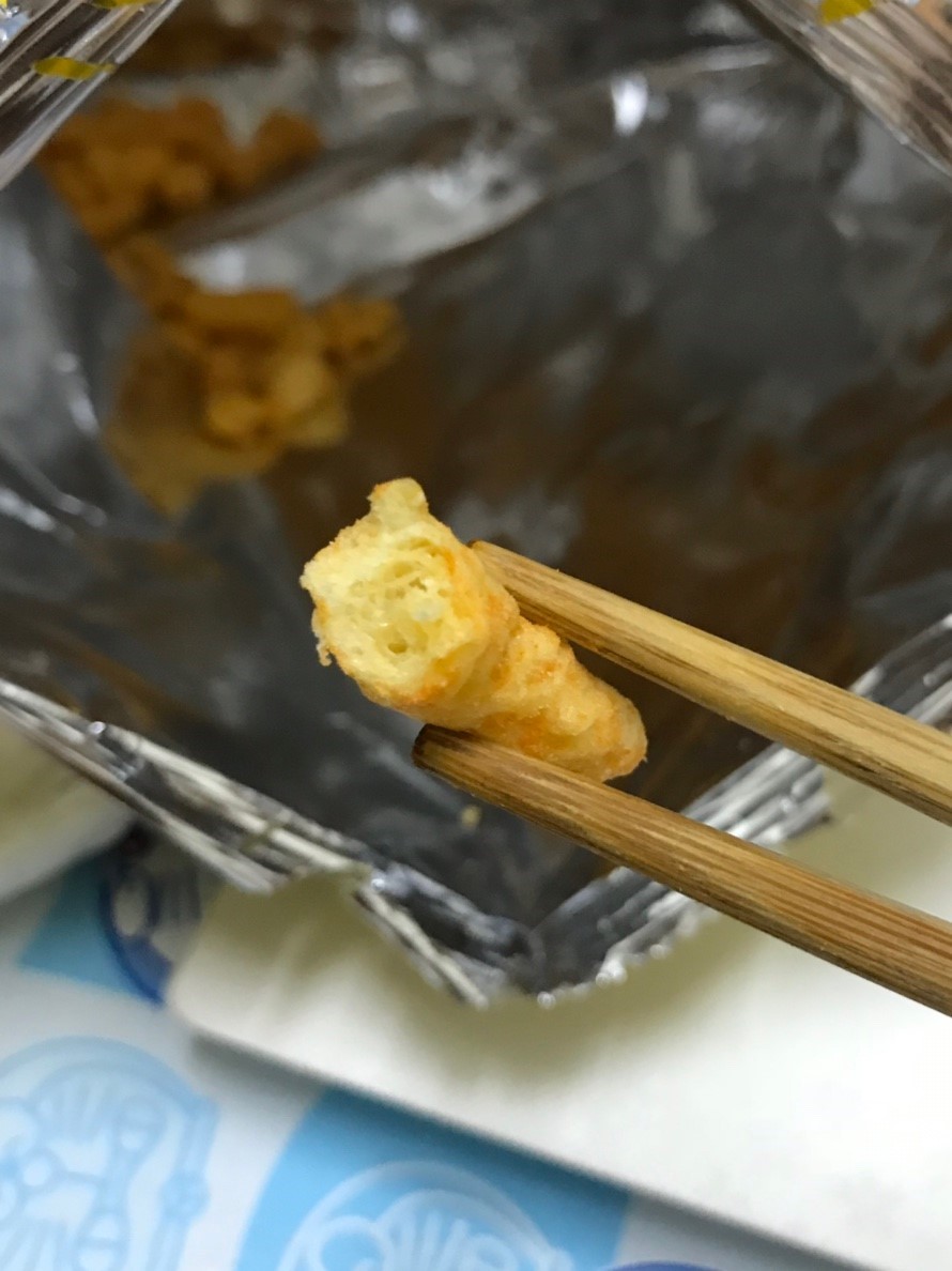 燒番麥辣味起士-吃起來還算好吃,但裕榮食品家的燒番麥起司餅乾對我來說比較清淡!? 攝影 民生資訊分享 飲食集錦