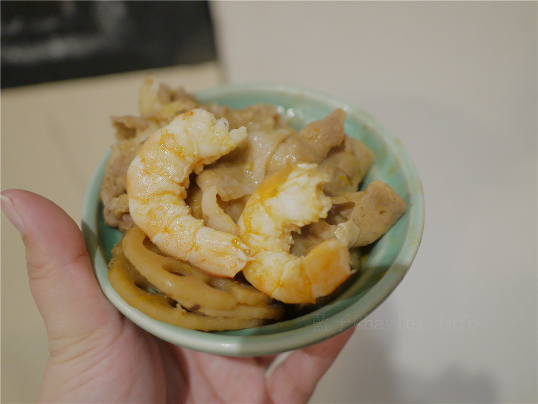 台中食藝石頭火鍋-煸香的扁魚、石鍋爆炒的香氣帶出完美湯頭,醬料多元、食材新鮮豐富多樣化,特製沙茶很道地,口口涮出絕妙滋味~食藝石頭火鍋菜單/台中火鍋推薦/汕頭火鍋/石頭火鍋/火鍋推薦/平價美味 中式料理 攝影 民生資訊分享 飲食集錦