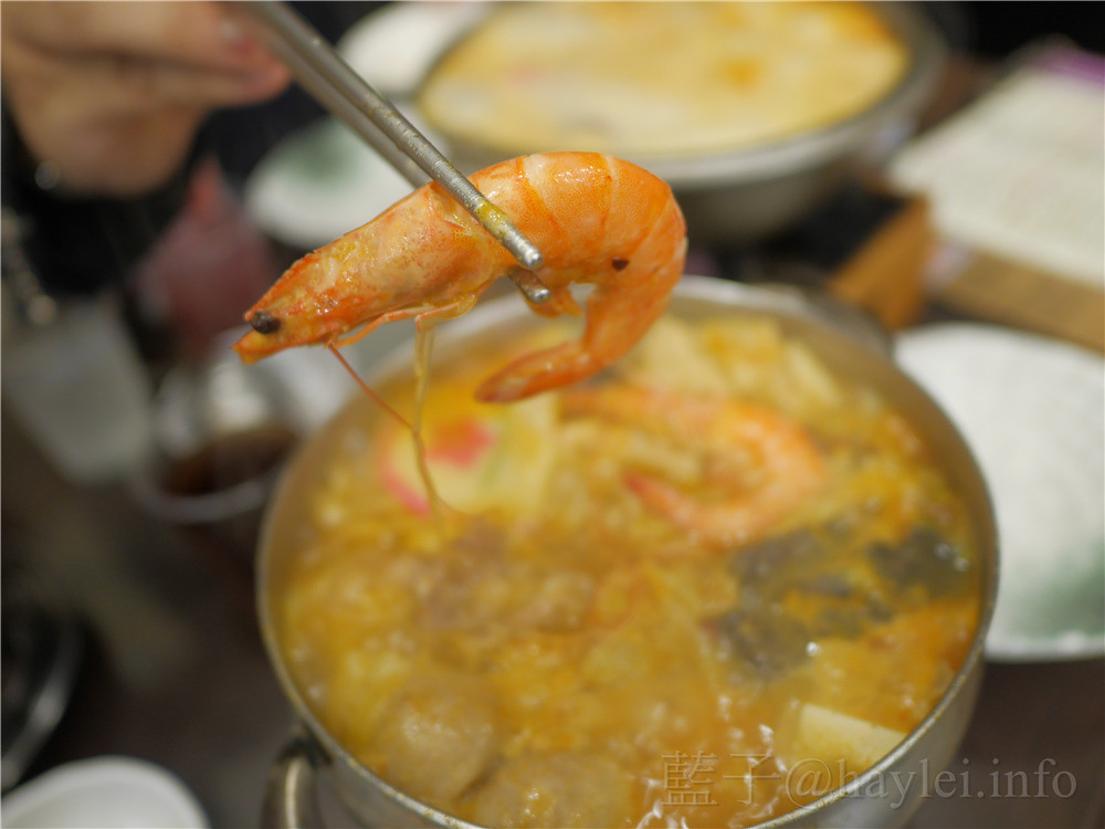 一級棒讚火鍋-台中南區忠孝夜市超值火鍋149起,口味多樣,湯頭美味,茶飲、冰沙、汽水、白飯、冰淇淋隨你吃到飽!燒酒嫩雞鍋必吃~ 中式料理 攝影 民生資訊分享 飲食集錦