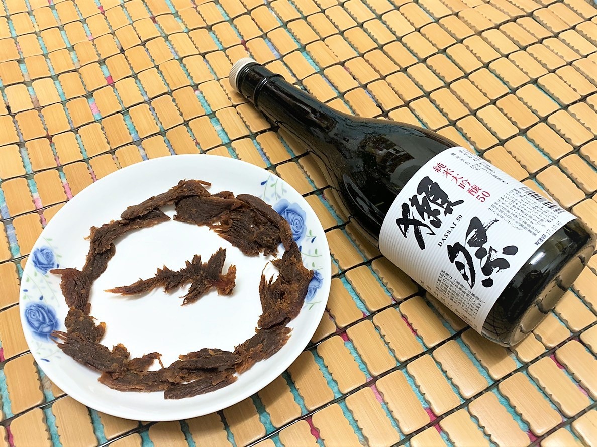 良金牧場金門高粱牛肉乾-高粱酒添加，味道噴香有嚼勁，越吃越香，特別適合當零食或聚會零嘴~全家零食/便利量販價/金門肉乾/台灣牛肉乾推薦 中式料理 宅配食記 攝影 民生資訊分享 飲食集錦 