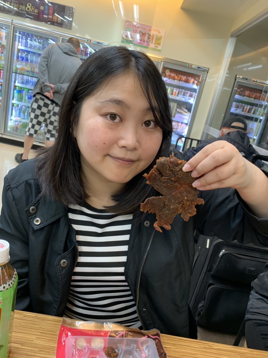 良金牧場金門高粱牛肉乾-高粱酒添加,味道噴香有嚼勁,越吃越香,特別適合當零食或聚會零嘴~全家零食/便利量販價/金門肉乾/台灣牛肉乾推薦 中式料理 宅配食記 攝影 民生資訊分享 飲食集錦