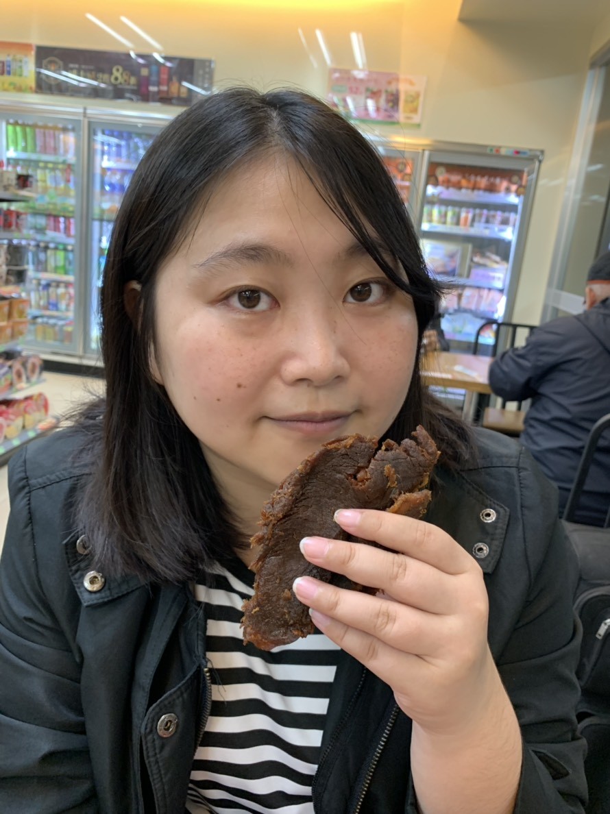 良金牧場金門高粱牛肉乾-高粱酒添加,味道噴香有嚼勁,越吃越香,特別適合當零食或聚會零嘴~全家零食/便利量販價/金門肉乾/台灣牛肉乾推薦 中式料理 宅配食記 攝影 民生資訊分享 飲食集錦