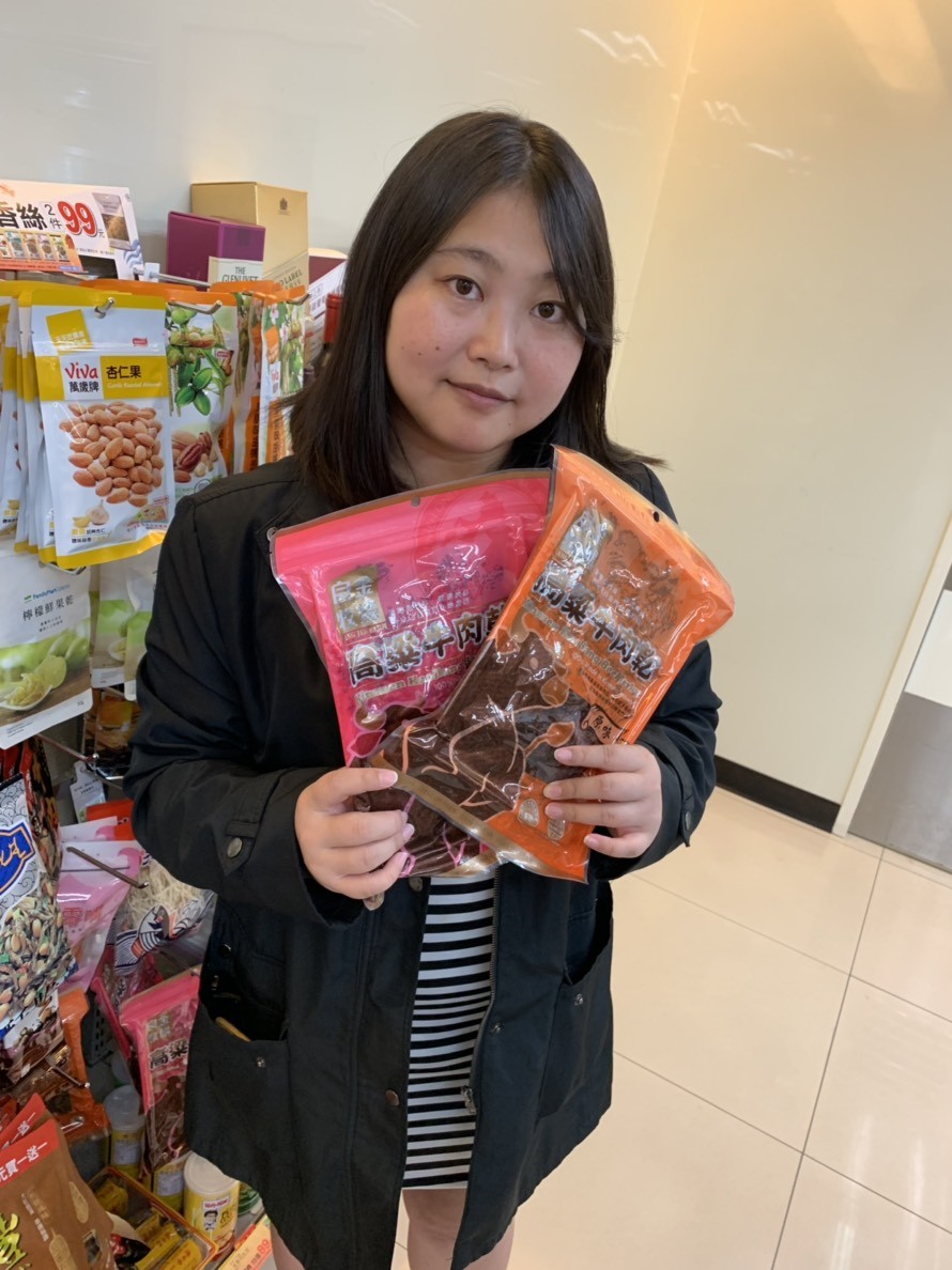 良金牧場金門高粱牛肉乾-高粱酒添加,味道噴香有嚼勁,越吃越香,特別適合當零食或聚會零嘴~全家零食/便利量販價/金門肉乾/台灣牛肉乾推薦 中式料理 宅配食記 攝影 民生資訊分享 飲食集錦