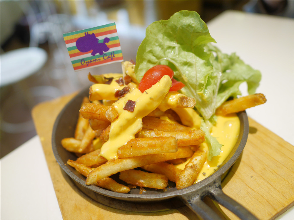 Oyami cafe-風靡台北西門町的義式咖啡館,彩虹龍蝦義大利麵、甜點下午茶都非常好吃,因為堅持美味而屹立不搖 台北萬華 近捷運西門站6號出口美食餐廳 台北下午茶 異國料理 內有Oyami cafe菜單 攝影 民生資訊分享 飲食集錦