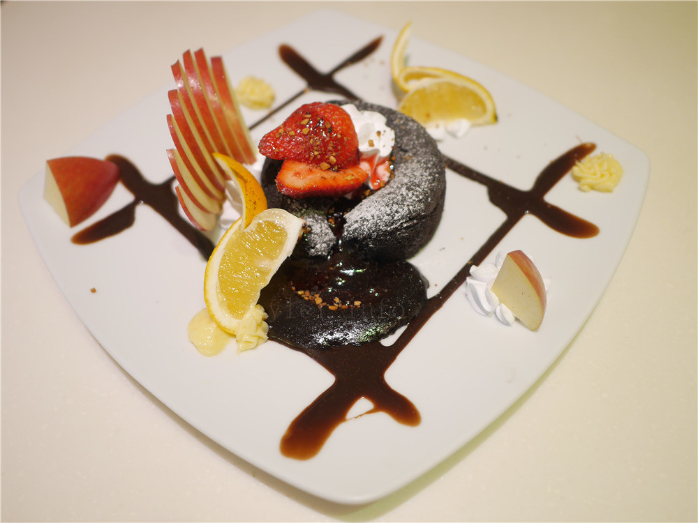 Oyami cafe-風靡台北西門町的義式咖啡館,彩虹龍蝦義大利麵、甜點下午茶都非常好吃,因為堅持美味而屹立不搖 台北萬華 近捷運西門站6號出口美食餐廳 台北下午茶 異國料理 內有Oyami cafe菜單 攝影 民生資訊分享 飲食集錦