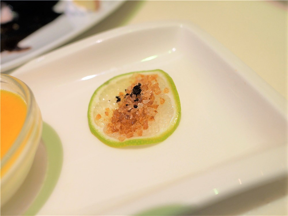 Oyami cafe-風靡台北西門町的義式咖啡館,彩虹龍蝦義大利麵、甜點下午茶都非常好吃,因為堅持美味而屹立不搖 台北萬華 近捷運西門站6號出口美食餐廳 台北下午茶 異國料理 內有Oyami cafe菜單 攝影 民生資訊分享 飲食集錦