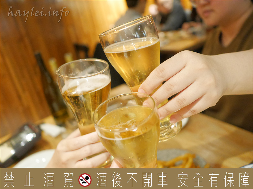 美好佳節,讓百威金尊伴我歡聚時刻@HAVE A NICE DAY 好處餐廳,細膩清爽風味的單一麥芽啤酒非常適合佐餐享用!Budweiser Beer/金色時刻/百威啤酒/台北公館餐酒館 攝影 民生資訊分享 飲食集錦
