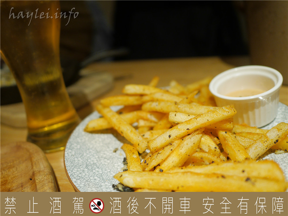 美好佳節,讓百威金尊伴我歡聚時刻@HAVE A NICE DAY 好處餐廳,細膩清爽風味的單一麥芽啤酒非常適合佐餐享用!Budweiser Beer/金色時刻/百威啤酒/台北公館餐酒館 攝影 民生資訊分享 飲食集錦