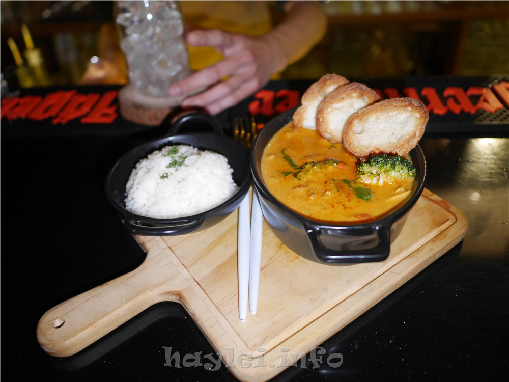 Odin Bistro 信義放感情-台北小酌好去處,平價美食、創意調酒一次滿足!真網美冰茶、一個在東一個在西,調酒名字取的很用心呢~台北夜生活/信義區餐酒館/信義區調酒/近101美食/六張犁站/信義安和站/通化夜市/臨江街夜市 攝影 民生資訊分享 飲食集錦