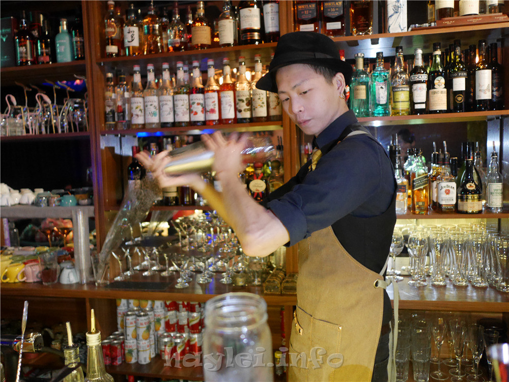 Odin Bistro 信義放感情-台北小酌好去處,平價美食、創意調酒一次滿足!真網美冰茶、一個在東一個在西,調酒名字取的很用心呢~台北夜生活/信義區餐酒館/信義區調酒/近101美食/六張犁站/信義安和站/通化夜市/臨江街夜市 攝影 民生資訊分享 飲食集錦