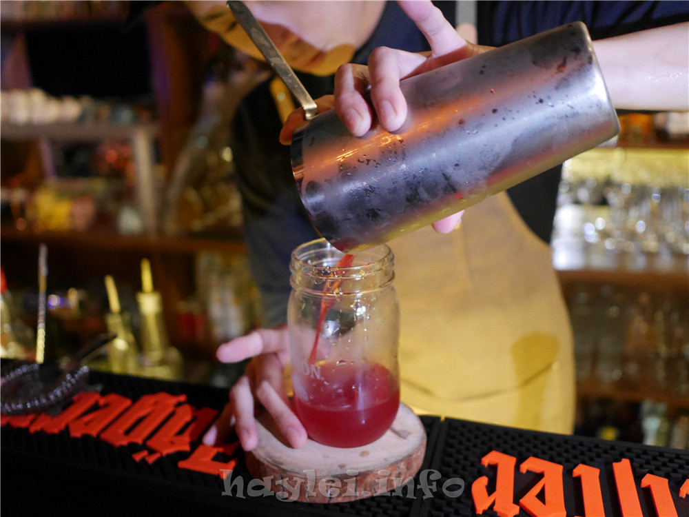 Odin Bistro 信義放感情-台北小酌好去處,平價美食、創意調酒一次滿足!真網美冰茶、一個在東一個在西,調酒名字取的很用心呢~台北夜生活/信義區餐酒館/信義區調酒/近101美食/六張犁站/信義安和站/通化夜市/臨江街夜市 攝影 民生資訊分享 飲食集錦
