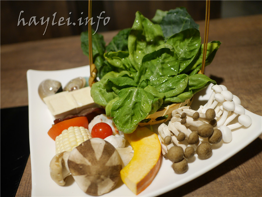 NICE GREEn萊點鍋,美蔬菜的優質鍋物品牌,讓最乾淨衛生的水耕蔬菜進入我們的生活!麻辣牛肉湯加上prime級雪花牛的組合非常推薦@Bella Vita B2 信義捷運站美食/台北鍋物推薦/信義區推薦餐廳/bella vita餐廳推薦/信義區質感鍋物/萊點鍋蔬食鍋物/萊點鍋養身鍋物/Bellavita美食 中式料理 健康養身 攝影 民生資訊分享 飲食集錦