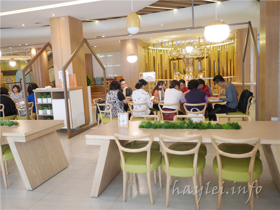 法雅幸福概念文心店-經典下午茶258起,夢幻公主羅曼史/莓果伯爵塔、英勇騎士戰傳奇/百香果檸檬塔都很推薦!義式冰淇淋入口即化的綿密口感超好吃!有旋轉木馬可以給孩子玩耍,用餐環境寬敞舒適,餐點表現優秀,不論聚會或是開會都很適合,台中西屯區下午茶首選!早午餐推薦/商業午餐推薦/下午茶推薦/私房晚餐推薦 攝影 民生資訊分享 飲食集錦