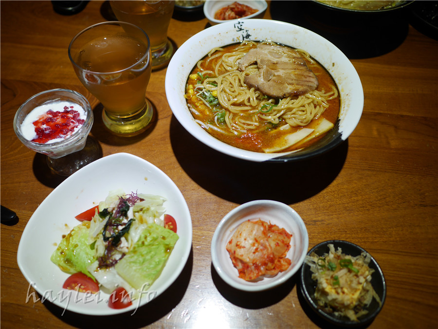 空海拉麵-台中西屯日本連鎖人氣拉麵,雙倍特濃豚骨拉麵、辣味噌拉麵,濃郁的湯頭、彈香的麵條,難以抗拒這香氣十足的好味道! 攝影 日式料理 飲食集錦