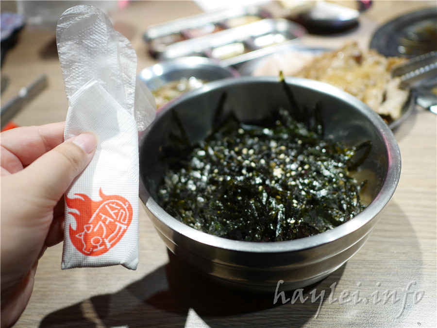 五花肉KR mini韓國烤肉BBQ韓式燒肉吃到飽-先醃後烤的美味肉品，吃起來又香又嫩，讓我欲罷不能，韓式炸雞、海鮮煎餅等熟食小菜也很有水準，自助吧肉片很豪邁，還有泡麵機可以自己煮拉麵，冰淇淋、飲品無限暢飲，大口享受韓式烤肉的暢快～台中南屯美食/黎明黃昏市場/韓劇主題/網美韓國烤肉/台中烤肉吃到飽推薦/eattodie/韓國美食/韓國燒肉吧/食尚玩家介紹/韓食/菜單 攝影 民生資訊分享 飲食集錦 
