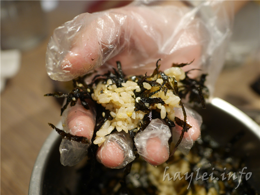 五花肉KR mini韓國烤肉BBQ韓式燒肉吃到飽-先醃後烤的美味肉品，吃起來又香又嫩，讓我欲罷不能，韓式炸雞、海鮮煎餅等熟食小菜也很有水準，自助吧肉片很豪邁，還有泡麵機可以自己煮拉麵，冰淇淋、飲品無限暢飲，大口享受韓式烤肉的暢快～台中南屯美食/黎明黃昏市場/韓劇主題/網美韓國烤肉/台中烤肉吃到飽推薦/eattodie/韓國美食/韓國燒肉吧/食尚玩家介紹/韓食/菜單 攝影 民生資訊分享 飲食集錦 