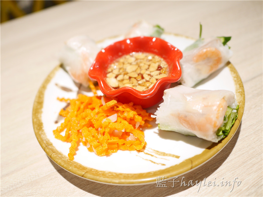 Phowong 旺旺美越河粉越式下午茶,一次享有生春捲、炸春捲跟越南麵包三種美味,越式料理那生、鮮、淡、酸的風味,讓我感受到迷人的異國風情~ 攝影 民生資訊分享 飲食集錦
