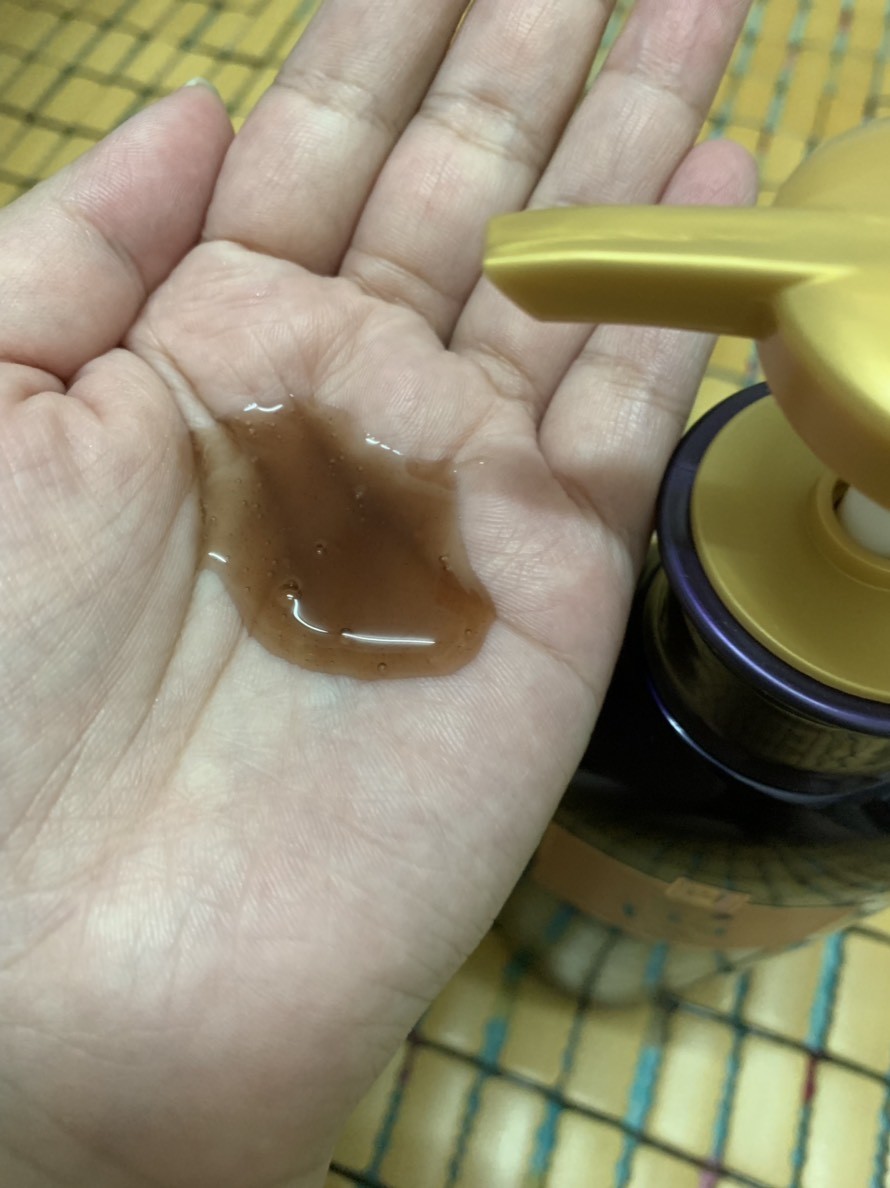 Ryo呂滋養韌髮洗髮精-油性髮質適用(紫)-人蔘味聞起來很舒服,細軟易塌油頭必試,洗後柔滑輕盈,頭皮很舒服 保養品分享 健康養身 攝影 民生資訊分享 美髮相關