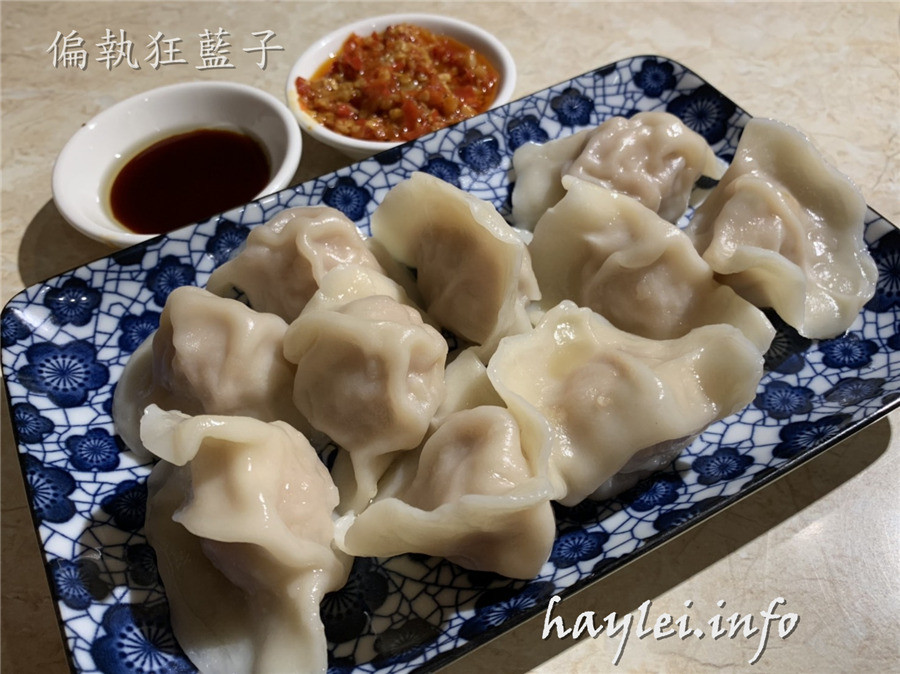 蘆洲食嚐來牛肉麵-鮮甜的蔬果湯頭、滷製軟嫩的牛肉,成就出一碗經典牛肉麵!水餃爆汁鮮香口感大推!蒜味肉醬飯、油豆腐、花干也很不錯~新北美食推薦/蘆洲美食/蘆洲牛肉麵/傳統小吃/台灣牛肉麵/滷味/高麗菜水餃/新鮮現做/食嚐來牛肉麵菜單/近永平公園 中式料理 健康養身 攝影 新北美食 民生資訊分享 飲食集錦