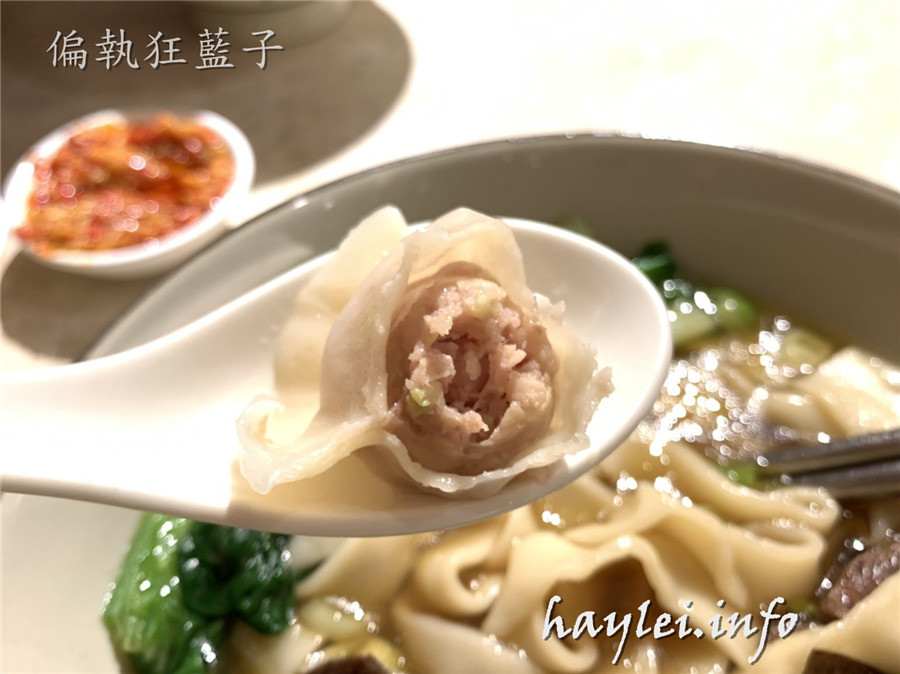 蘆洲食嚐來牛肉麵-鮮甜的蔬果湯頭、滷製軟嫩的牛肉,成就出一碗經典牛肉麵!水餃爆汁鮮香口感大推!蒜味肉醬飯、油豆腐、花干也很不錯~新北美食推薦/蘆洲美食/蘆洲牛肉麵/傳統小吃/台灣牛肉麵/滷味/高麗菜水餃/新鮮現做/食嚐來牛肉麵菜單/近永平公園 中式料理 健康養身 攝影 新北美食 民生資訊分享 飲食集錦