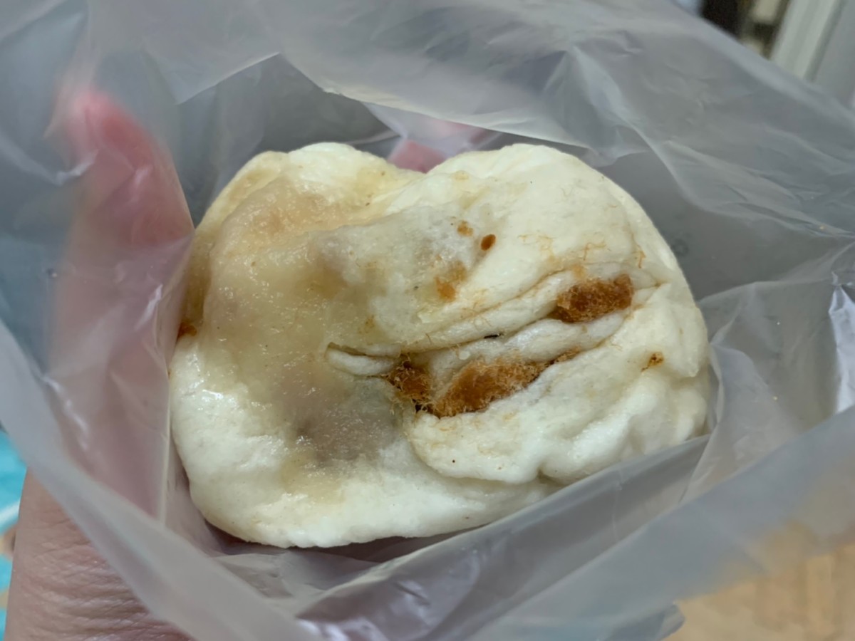 台中科博館必吃銅板美食-科博館水煎包、芋頭餅、肉鬆蔥捲、彩頭酥，12元的超值街頭小吃，走過路過可別錯過~(內有菜單)台中西區平民美食/科博館美食/點心/下午茶/現做美食/現炸/現煎/銅板有找/高CP值 中式料理 攝影 民生資訊分享 飲食集錦 