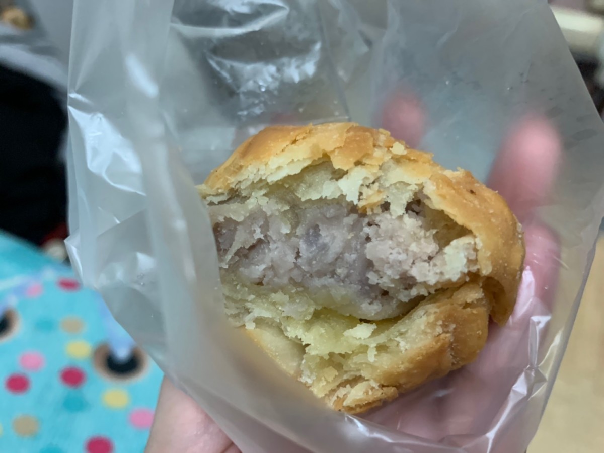 台中科博館必吃銅板美食-科博館水煎包、芋頭餅、肉鬆蔥捲、彩頭酥，12元的超值街頭小吃，走過路過可別錯過~(內有菜單)台中西區平民美食/科博館美食/點心/下午茶/現做美食/現炸/現煎/銅板有找/高CP值 中式料理 攝影 民生資訊分享 飲食集錦 