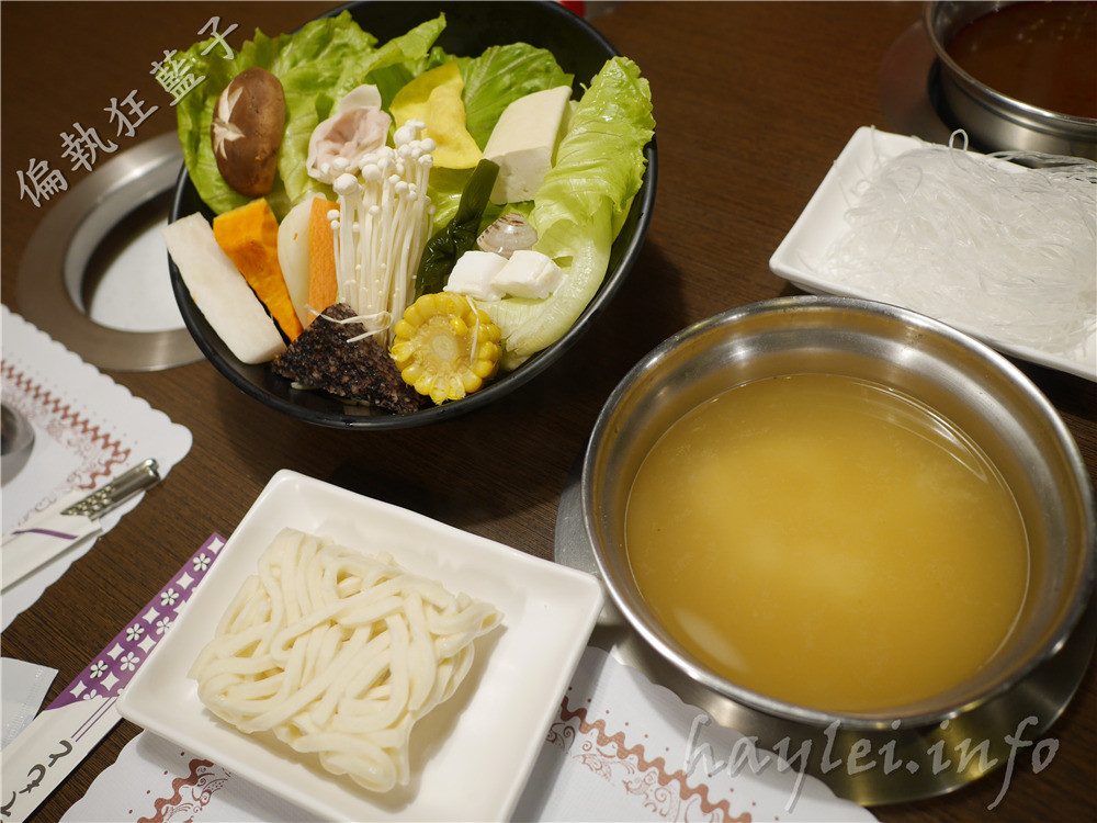 十勝川鍋物大里二店-神隊友組合餐,兩人只要999,龍蝦、天使紅蝦、南美白蝦、台灣生態蝦一次滿足,絕對讓你吃到蝦蝦叫!韓國瑜造型湯圓可愛又好吃~台中大里/台中鍋物推薦/大里美食/大里火鍋推薦/大里平價火鍋/大里高CP美食/大里聚餐/海鮮火鍋/十客棧鮮廚房/菜單 中式料理 攝影 民生資訊分享 飲食集錦
