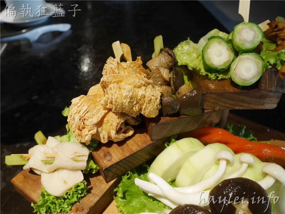將進酒-素燒烤殿Vegetarian BBQ-食材精緻高級,桌邊服務親切,有著雅致風情的素食界屋馬燒烤餐廳~連小老虎都能接受素食的美味!台中西區美食/台中燒烤/台中蔬食餐廳/台中素食料理/素食餐廳推薦/素食燒烤/素食美食/創新素食/創意料理/純素可食/蛋奶素/健康蔬食//將進酒菜單/vgbbq 中式料理 攝影 日式料理 民生資訊分享 飲食集錦