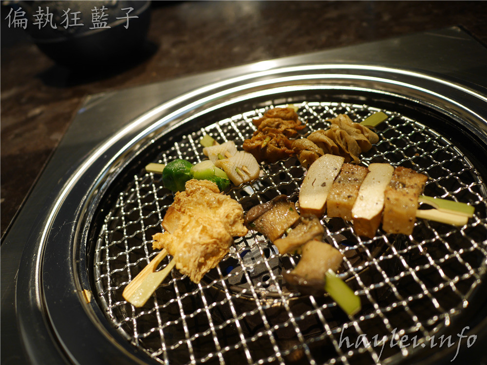 將進酒-素燒烤殿Vegetarian BBQ-食材精緻高級,桌邊服務親切,有著雅致風情的素食界屋馬燒烤餐廳~連小老虎都能接受素食的美味!台中西區美食/台中燒烤/台中蔬食餐廳/台中素食料理/素食餐廳推薦/素食燒烤/素食美食/創新素食/創意料理/純素可食/蛋奶素/健康蔬食//將進酒菜單/vgbbq 中式料理 攝影 日式料理 民生資訊分享 飲食集錦