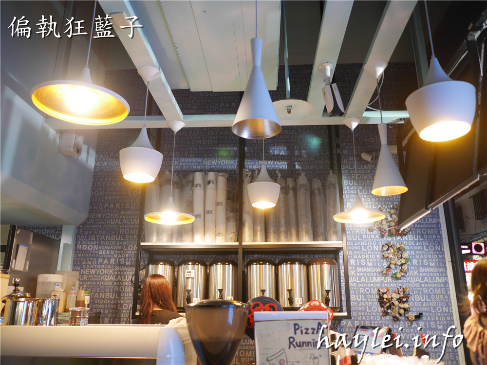 台中北區/福芳號(一中店)-顏值高又好喝的一中商圈愛廣場飲品推薦,胭脂厚鮮奶、草莓騷莎、藍精靈、金萱奶蓋推薦必點!台中手搖飲推薦/Food Fun/I PLAZA/一中美食/福芳號菜單/愛評體驗券/視覺系漸層飲品/人氣飲品/網美飲料店/人氣打卡飲料店/食食有樂子 健康養身 國內外住宿相關 攝影 民生資訊分享 美式料理 飲食集錦