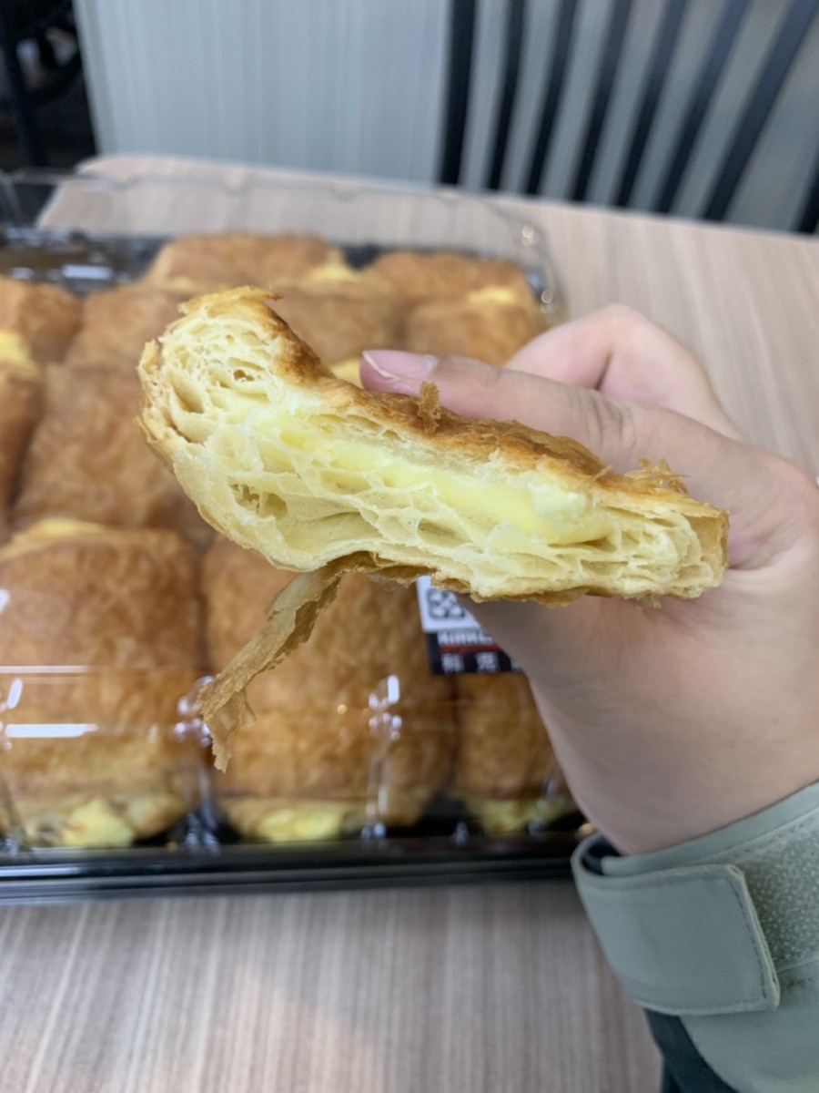 Costco好市多必買-2019年3/4月-法式檸檬乳酪可鬆,吃起來鬆軟香甜,乳酪內餡有點檸檬酸香,15入299元非常超值!甜軟麵包/點心推薦 攝影 民生資訊分享 飲食集錦