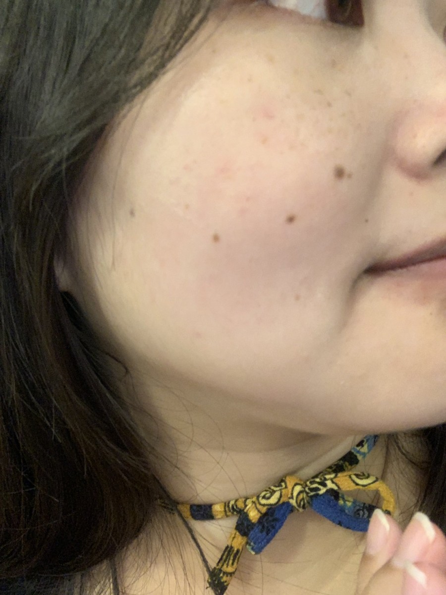 SK-II 超肌因鑽光淨白精華/genoptics aura essence-SK-II小燈泡的使用感受超好,用起來舒服不刺激,膚感很好,想全臉提亮肌膚改善暗沉兼具光透感跟抗老感的話,選它就對了!美白保養推薦/肌膚保養/白凈修復/煙醯胺/維他命B3/Niacinamide/菸鹼醯胺/衛服部認可有效美白成份/均勻膚色/淡化/嫩白/skin care/facial/lighting/essence 保養品分享 彩妝品 彩妝品分享 攝影 民生資訊分享