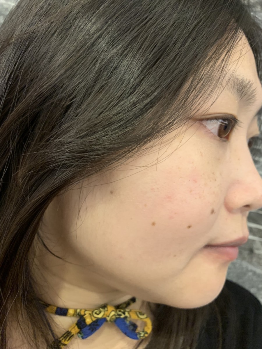 SK-II 超肌因鑽光淨白精華/genoptics aura essence-SK-II小燈泡的使用感受超好,用起來舒服不刺激,膚感很好,想全臉提亮肌膚改善暗沉兼具光透感跟抗老感的話,選它就對了!美白保養推薦/肌膚保養/白凈修復/煙醯胺/維他命B3/Niacinamide/菸鹼醯胺/衛服部認可有效美白成份/均勻膚色/淡化/嫩白/skin care/facial/lighting/essence 保養品分享 彩妝品 彩妝品分享 攝影 民生資訊分享