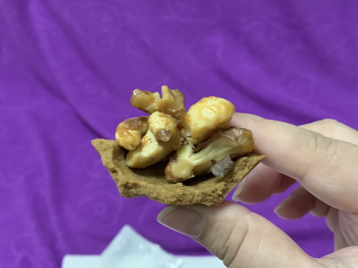2019甜點推薦-HARU手作夏威夷綜合堅果豆塔-甜香酥脆的美味小點，大人小孩都喜歡，送禮自用兩相宜！宅配點心/團購甜點/辦公室點心推薦/辦公室下午茶推薦/長輩送禮推薦/健康堅果塔推薦/堅果塔禮盒推薦/宅配團購堅果豆塔/吃出健康/富含不飽和脂肪酸/核桃/夏威夷豆/腰果/春手作/塔/nuts tart 宅配食記 攝影 民生資訊分享 飲食集錦 