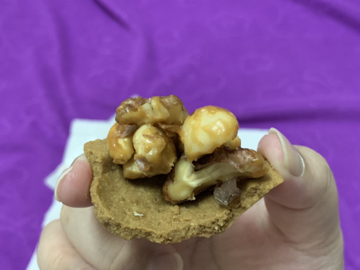 2019甜點推薦-HARU手作夏威夷綜合堅果豆塔-甜香酥脆的美味小點，大人小孩都喜歡，送禮自用兩相宜！宅配點心/團購甜點/辦公室點心推薦/辦公室下午茶推薦/長輩送禮推薦/健康堅果塔推薦/堅果塔禮盒推薦/宅配團購堅果豆塔/吃出健康/富含不飽和脂肪酸/核桃/夏威夷豆/腰果/春手作/塔/nuts tart 宅配食記 攝影 民生資訊分享 飲食集錦 