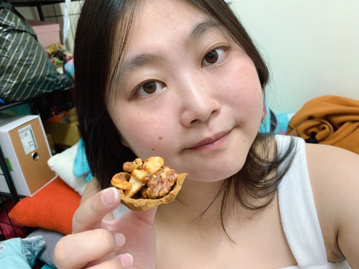 2019甜點推薦-HARU手作夏威夷綜合堅果豆塔-甜香酥脆的美味小點，大人小孩都喜歡，送禮自用兩相宜！宅配點心/團購甜點/辦公室點心推薦/辦公室下午茶推薦/長輩送禮推薦/健康堅果塔推薦/堅果塔禮盒推薦/宅配團購堅果豆塔/吃出健康/富含不飽和脂肪酸/核桃/夏威夷豆/腰果/春手作/塔/nuts tart 宅配食記 攝影 民生資訊分享 飲食集錦 