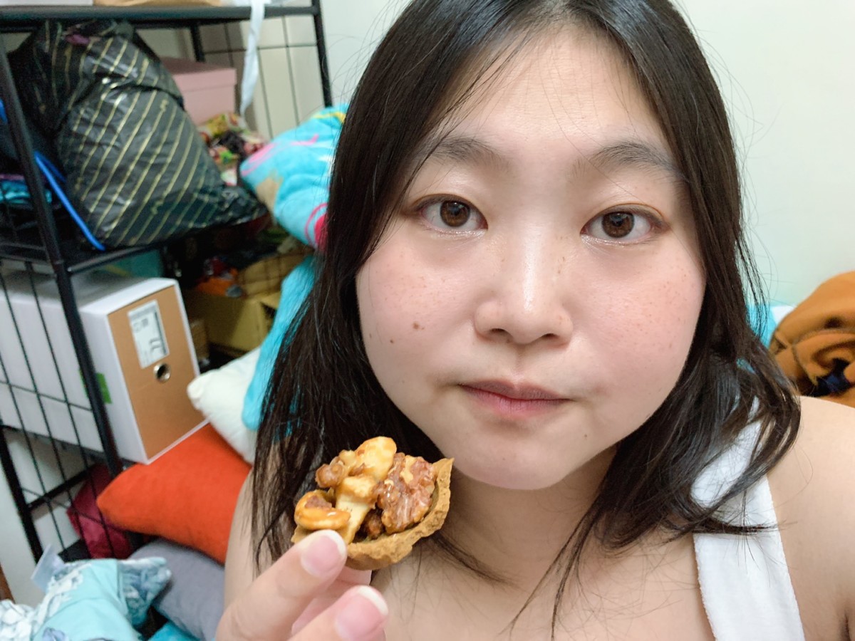 2019甜點推薦-HARU手作夏威夷綜合堅果豆塔-甜香酥脆的美味小點，大人小孩都喜歡，送禮自用兩相宜！宅配點心/團購甜點/辦公室點心推薦/辦公室下午茶推薦/長輩送禮推薦/健康堅果塔推薦/堅果塔禮盒推薦/宅配團購堅果豆塔/吃出健康/富含不飽和脂肪酸/核桃/夏威夷豆/腰果/春手作/塔/nuts tart 宅配食記 攝影 民生資訊分享 飲食集錦 