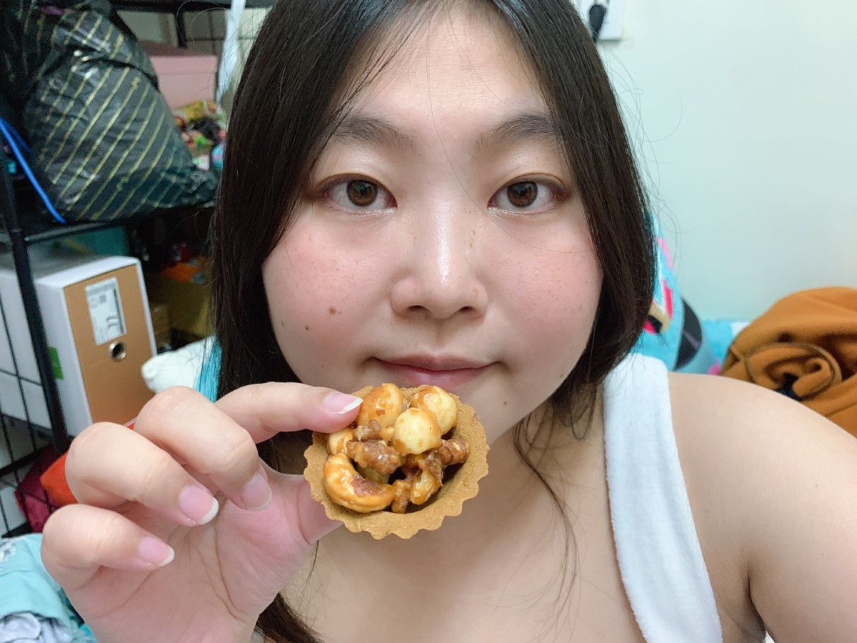 2019甜點推薦-HARU手作夏威夷綜合堅果豆塔-甜香酥脆的美味小點，大人小孩都喜歡，送禮自用兩相宜！宅配點心/團購甜點/辦公室點心推薦/辦公室下午茶推薦/長輩送禮推薦/健康堅果塔推薦/堅果塔禮盒推薦/宅配團購堅果豆塔/吃出健康/富含不飽和脂肪酸/核桃/夏威夷豆/腰果/春手作/塔/nuts tart 宅配食記 攝影 民生資訊分享 飲食集錦 