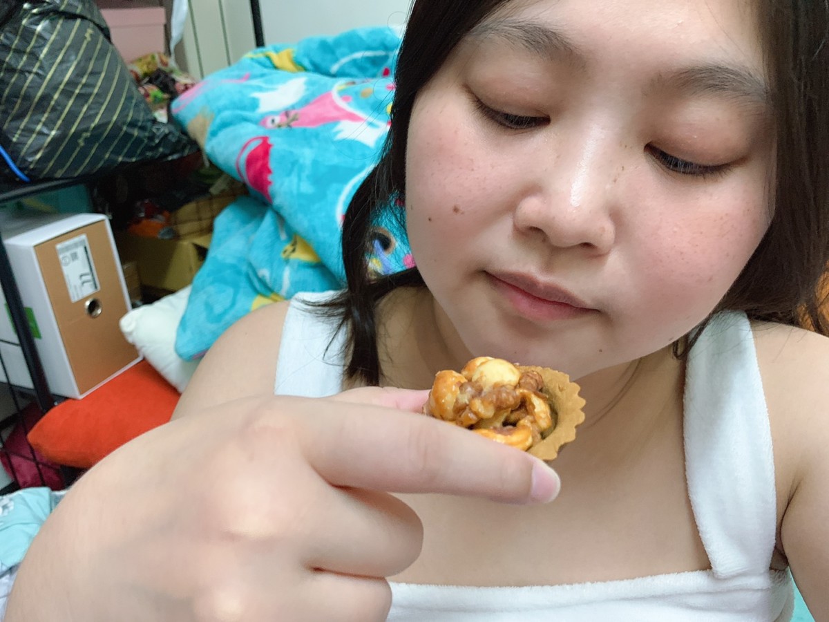 2019甜點推薦-HARU手作夏威夷綜合堅果豆塔-甜香酥脆的美味小點，大人小孩都喜歡，送禮自用兩相宜！宅配點心/團購甜點/辦公室點心推薦/辦公室下午茶推薦/長輩送禮推薦/健康堅果塔推薦/堅果塔禮盒推薦/宅配團購堅果豆塔/吃出健康/富含不飽和脂肪酸/核桃/夏威夷豆/腰果/春手作/塔/nuts tart 宅配食記 攝影 民生資訊分享 飲食集錦 
