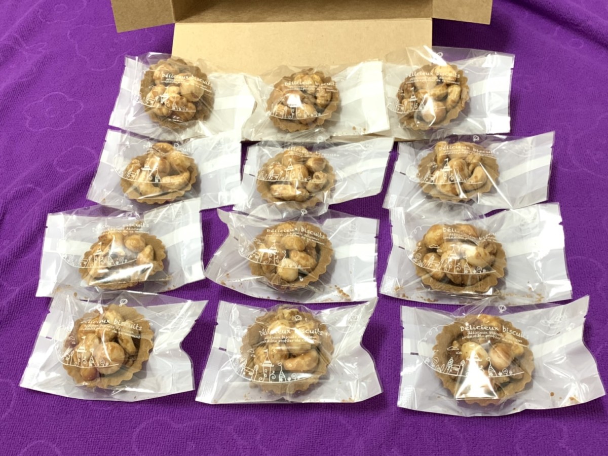 2019甜點推薦-HARU手作夏威夷綜合堅果豆塔-甜香酥脆的美味小點，大人小孩都喜歡，送禮自用兩相宜！宅配點心/團購甜點/辦公室點心推薦/辦公室下午茶推薦/長輩送禮推薦/健康堅果塔推薦/堅果塔禮盒推薦/宅配團購堅果豆塔/吃出健康/富含不飽和脂肪酸/核桃/夏威夷豆/腰果/春手作/塔/nuts tart 宅配食記 攝影 民生資訊分享 飲食集錦 