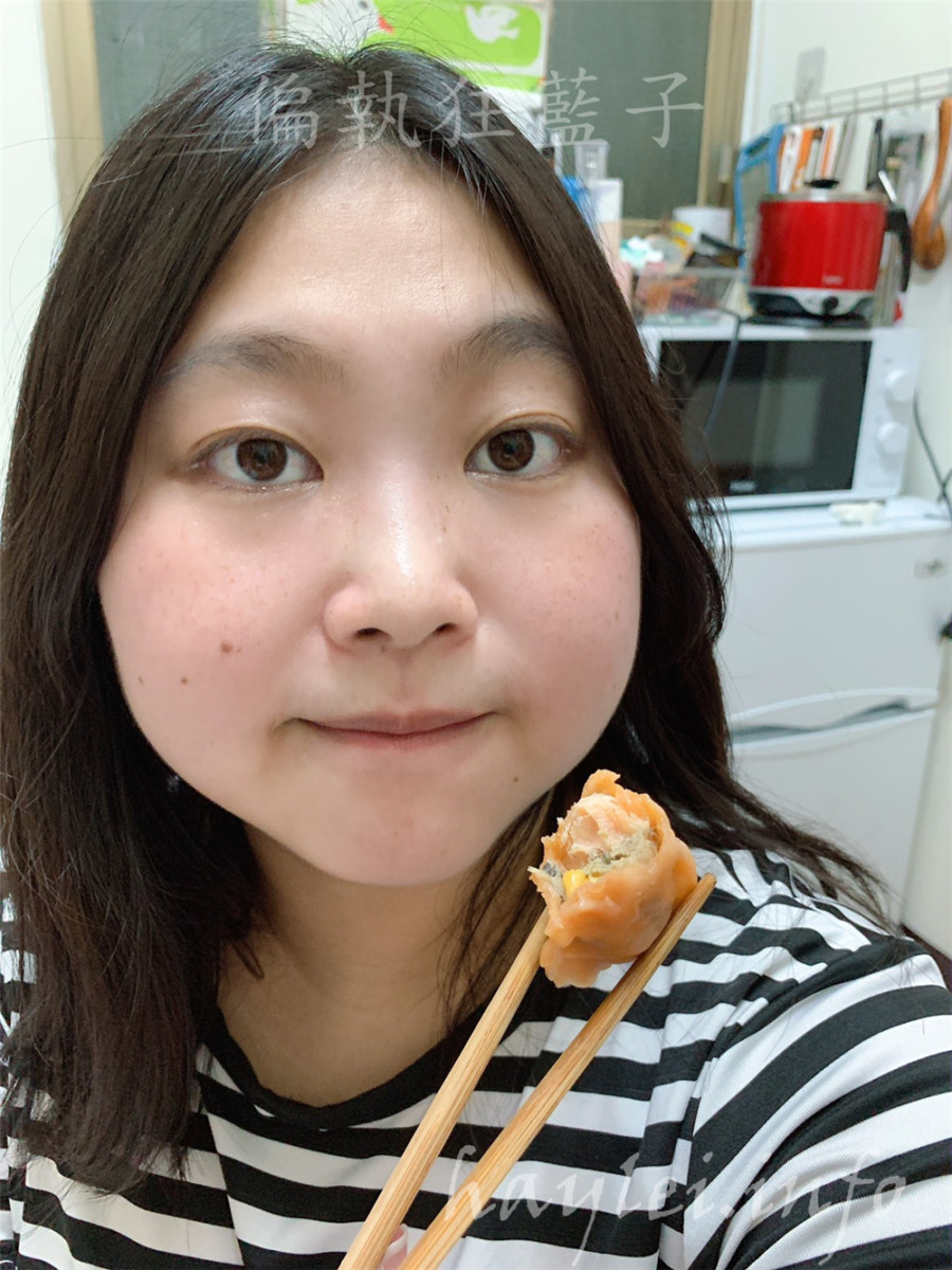 海皇鮮頂級海鮮水餃/帝王鮭魚餃、高麗菜玉米豬肉手工口感餃-在家就能享用皮薄餡多、料豐味美且口感豐富好吃的水餃!宅配美食/團購水餃/正餐/宵夜/點心/生鮮推薦/冷凍水餃/水餃美食/冷凍食品/好吃水餃 中式料理 宅配食記 攝影 民生資訊分享 飲食集錦