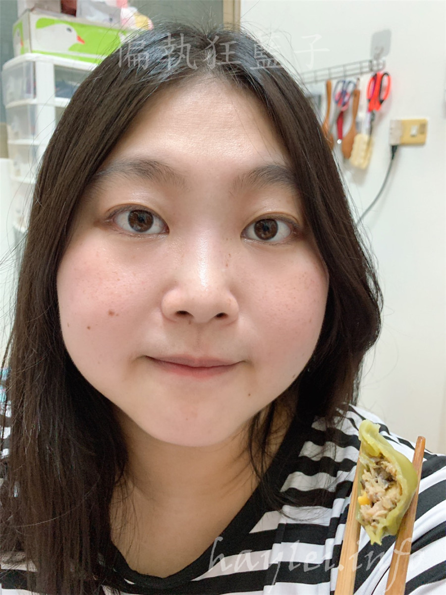 海皇鮮頂級海鮮水餃/帝王鮭魚餃、高麗菜玉米豬肉手工口感餃-在家就能享用皮薄餡多、料豐味美且口感豐富好吃的水餃!宅配美食/團購水餃/正餐/宵夜/點心/生鮮推薦/冷凍水餃/水餃美食/冷凍食品/好吃水餃 中式料理 宅配食記 攝影 民生資訊分享 飲食集錦