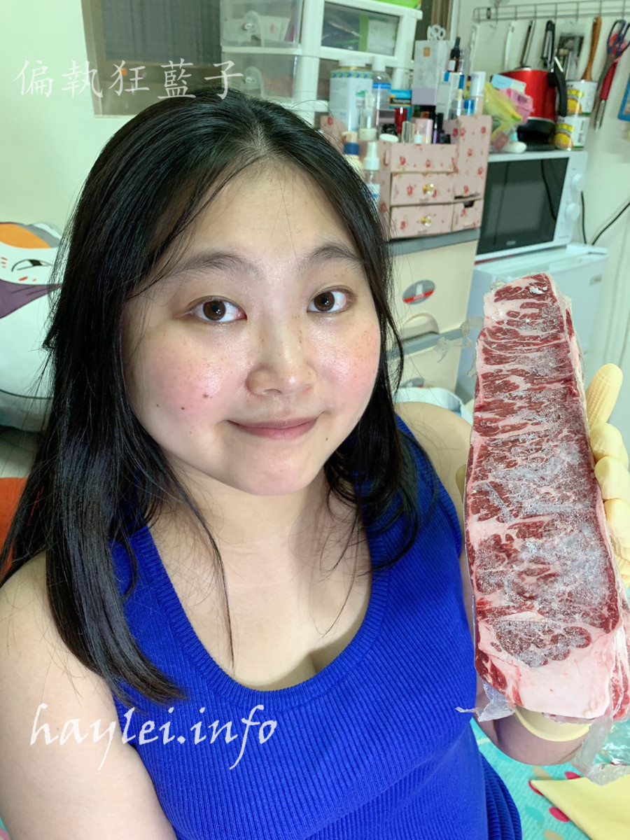 晴空食堂/塔塔嚴選食品-頂級超大份量嫩肩沙朗牛排(Chuck Eye Roll Steak)、雪斑翼板牛排(Flat Iron Steak),比臉大牛排超級豪邁吃起來超級過癮,翼板嫩Q的口感超級好吃!冷凍生鮮宅配推薦/肉品網購/宅配牛肉beef/濕式熟成原肉塊/不經加工/講究原味/自己健康煮/在家煎牛排/烹飪做菜/煎烤/冷凍宅配生鮮/大口吃肉/生酮飲食/健康生活 健康養身 宅配食記 攝影 民生資訊分享 自己動手做! 飲食集錦