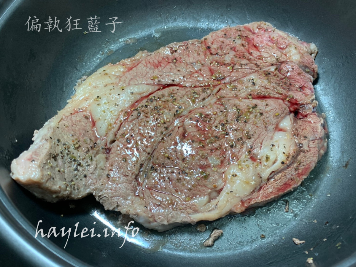 晴空食堂/塔塔嚴選食品-頂級超大份量嫩肩沙朗牛排(Chuck Eye Roll Steak)、雪斑翼板牛排(Flat Iron Steak),比臉大牛排超級豪邁吃起來超級過癮,翼板嫩Q的口感超級好吃!冷凍生鮮宅配推薦/肉品網購/宅配牛肉beef/濕式熟成原肉塊/不經加工/講究原味/自己健康煮/在家煎牛排/烹飪做菜/煎烤/冷凍宅配生鮮/大口吃肉/生酮飲食/健康生活 健康養身 宅配食記 攝影 民生資訊分享 自己動手做! 飲食集錦