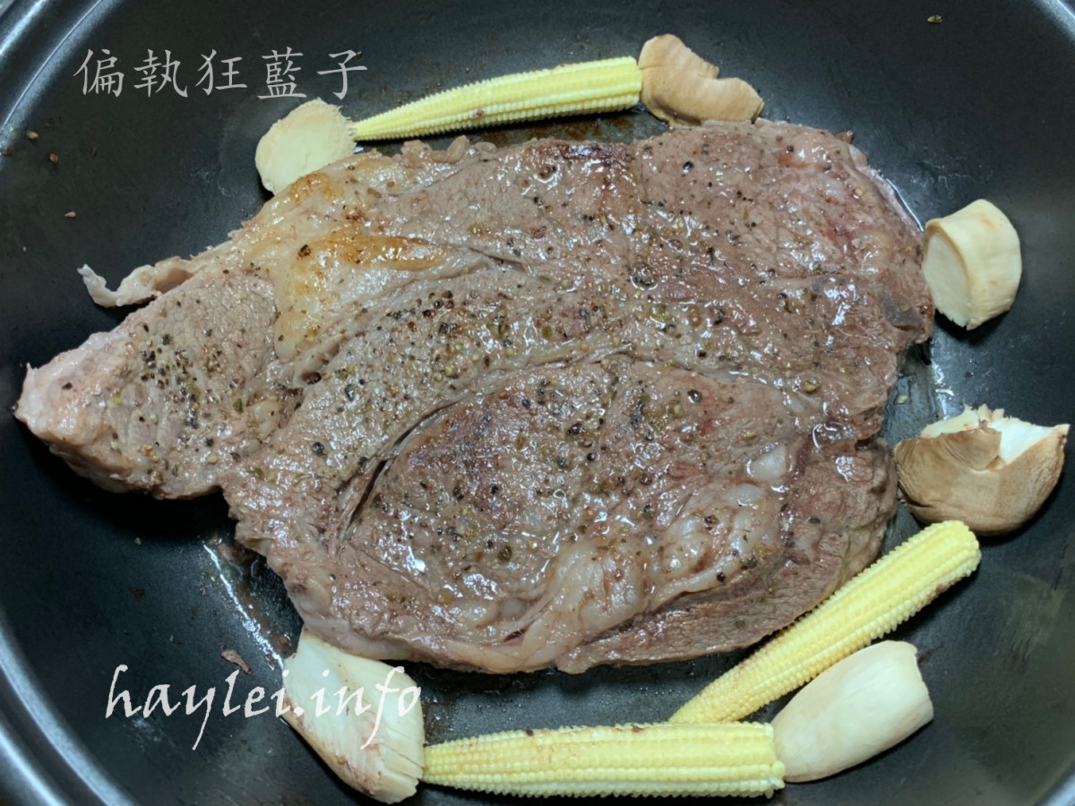 晴空食堂/塔塔嚴選食品-頂級超大份量嫩肩沙朗牛排(Chuck Eye Roll Steak)、雪斑翼板牛排(Flat Iron Steak),比臉大牛排超級豪邁吃起來超級過癮,翼板嫩Q的口感超級好吃!冷凍生鮮宅配推薦/肉品網購/宅配牛肉beef/濕式熟成原肉塊/不經加工/講究原味/自己健康煮/在家煎牛排/烹飪做菜/煎烤/冷凍宅配生鮮/大口吃肉/生酮飲食/健康生活 健康養身 宅配食記 攝影 民生資訊分享 自己動手做! 飲食集錦